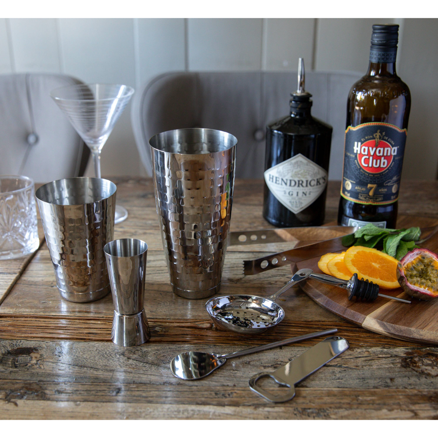 Professionele cocktailset met premium uitstraling, ideaal voor events, horecagebruik of als luxe aanvulling voor de moderne thuisbar. Verkrijgbaar bij Sherlocks Place