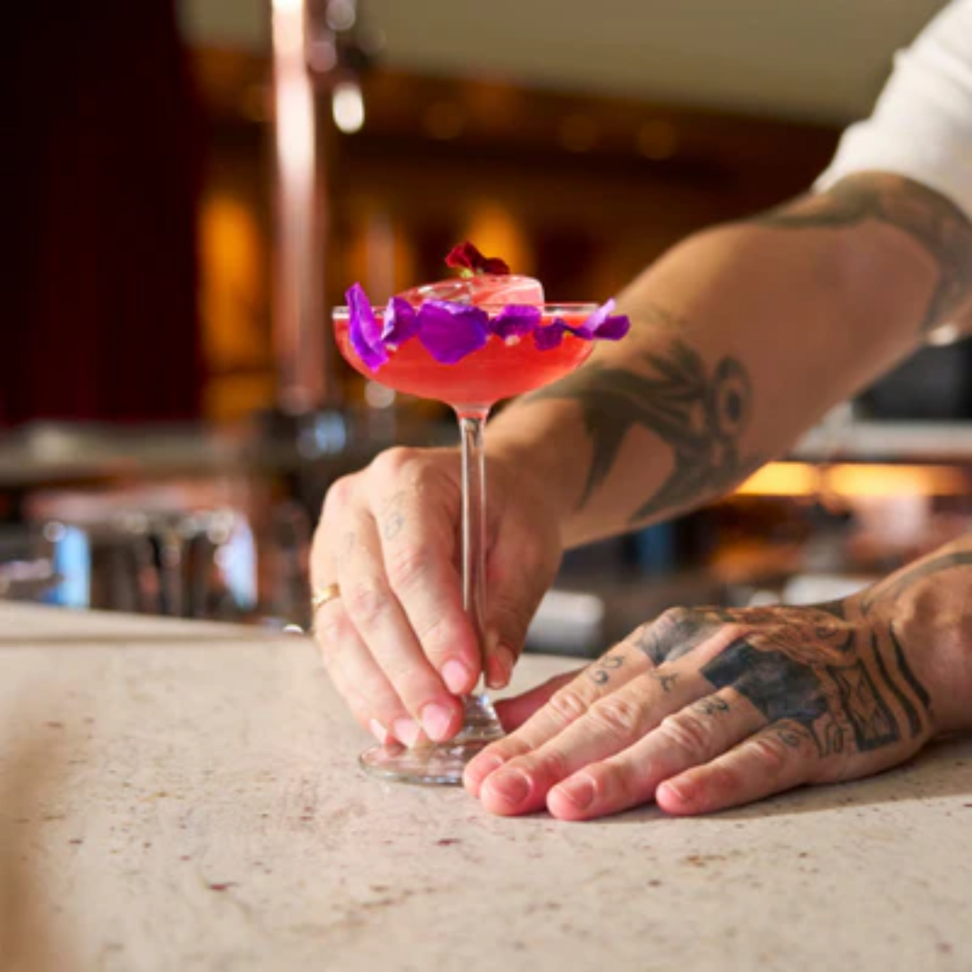 Een Lady Rose cocktail van Monin siroop bij Sherlocks Place Rotterdam 
